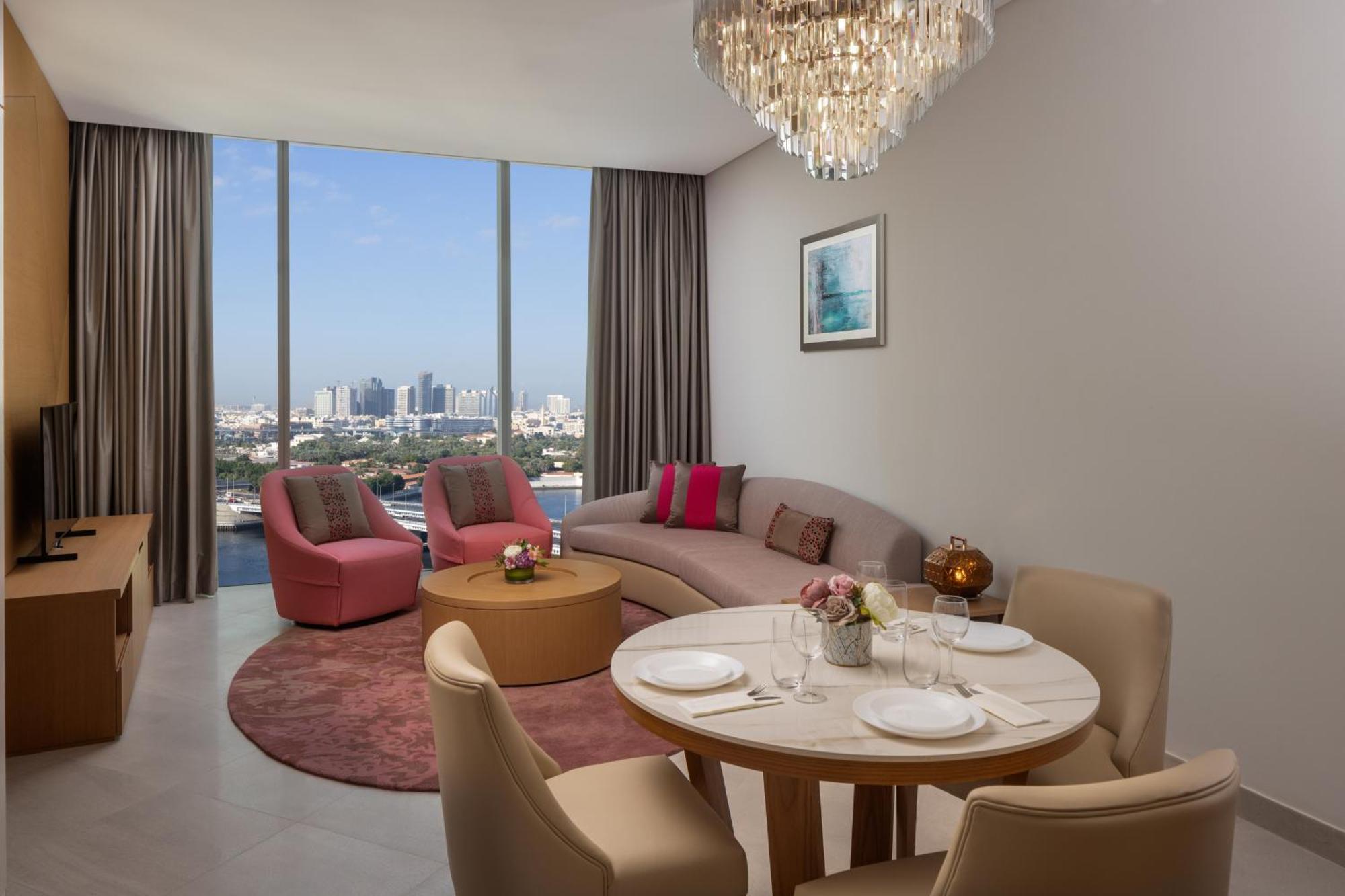 Hilton Dubai Creek Hotel & Residences Exterior photo