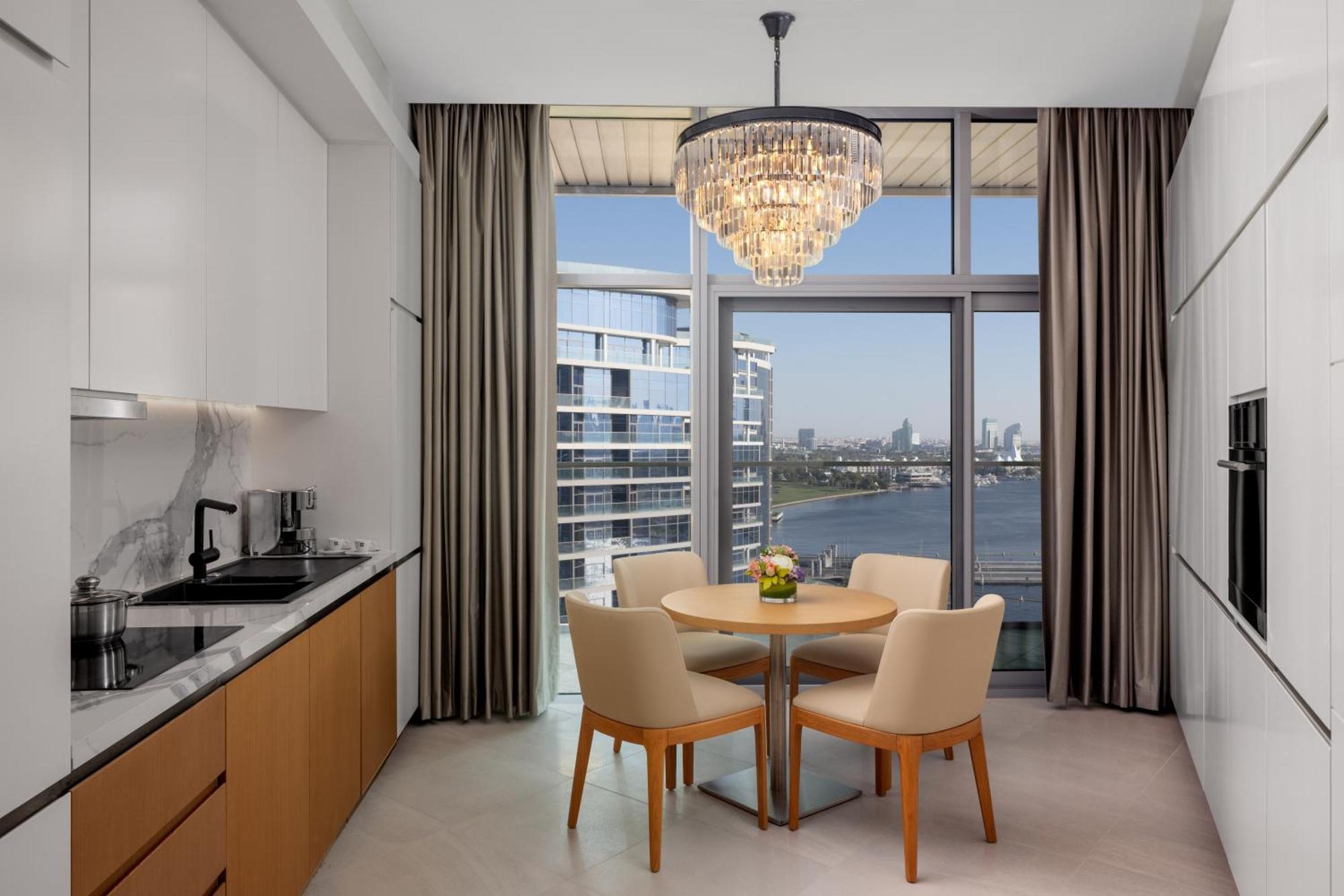 Hilton Dubai Creek Hotel & Residences Exterior photo